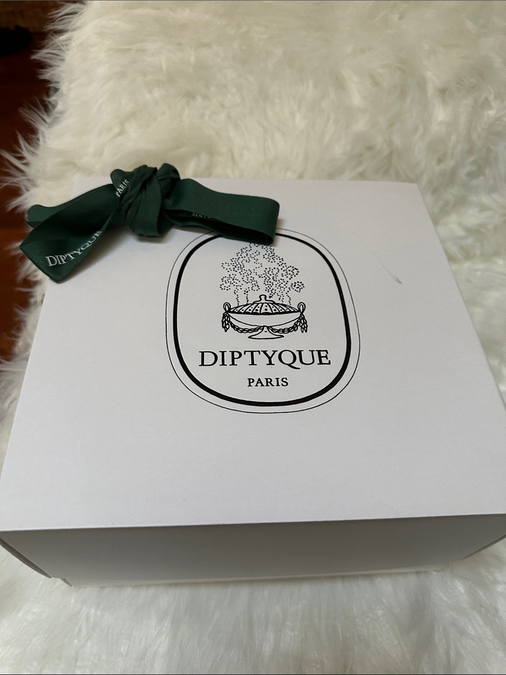 diptyque White Gift Box with Deep Green Ribbon